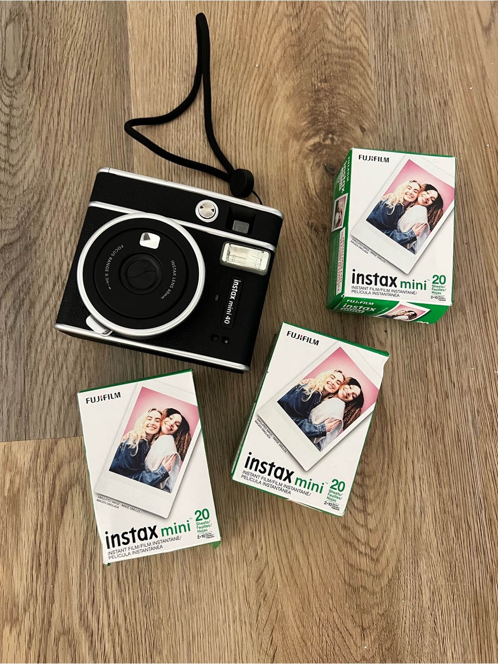 Fujifilm Instax Mini 40 Instant Camera — Black Retro like new